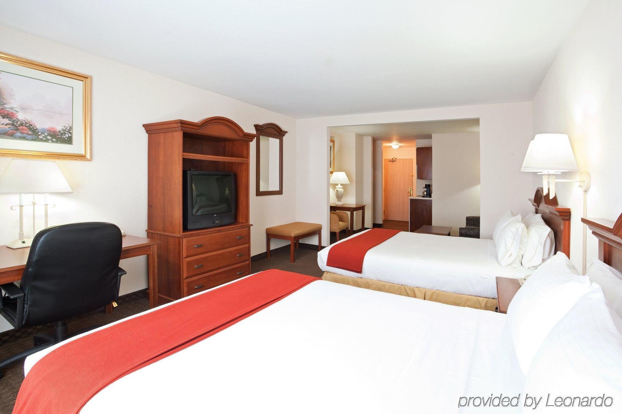 Holiday Inn Express Hotel & Suites Marion By Ihg Zimmer foto