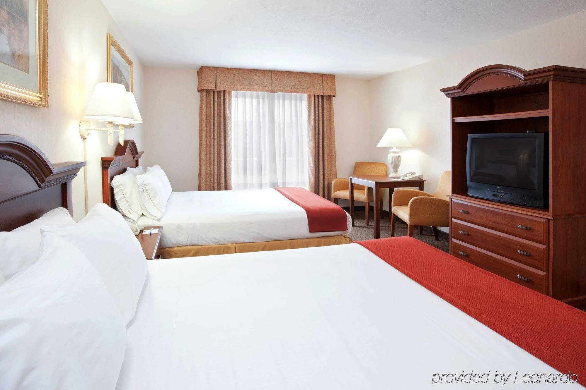 Holiday Inn Express Hotel & Suites Marion By Ihg Zimmer foto